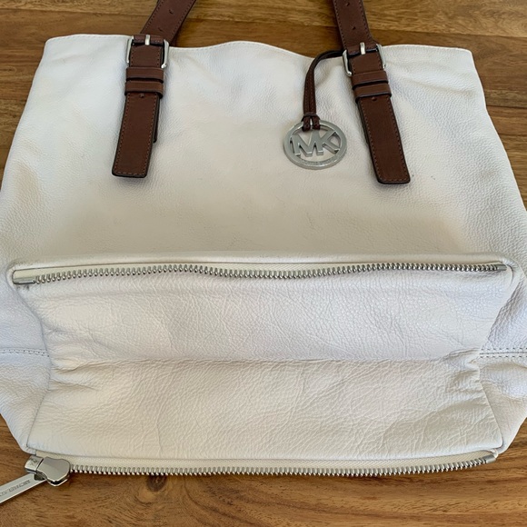 Michael Kors Leather Purse and Dust Bag - Picture 9 of 12